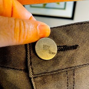 1822 Denim - Black cropped Jeans